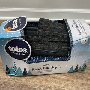 Men's Black Memory Foam Slippers